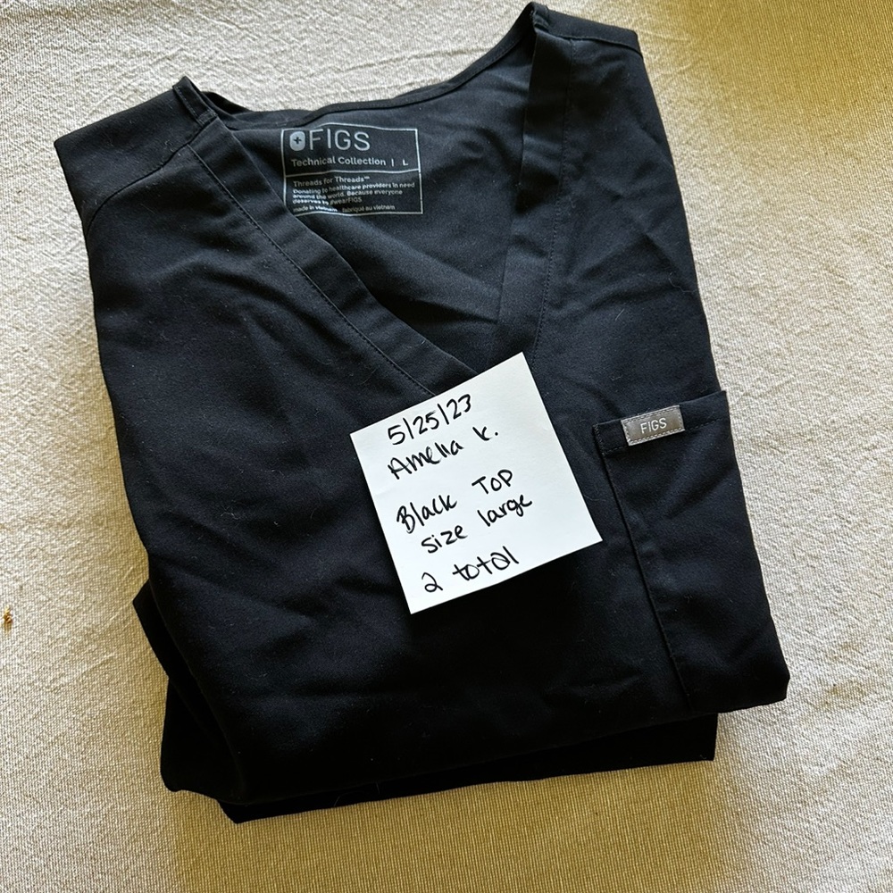 Figs three pocket scrub top